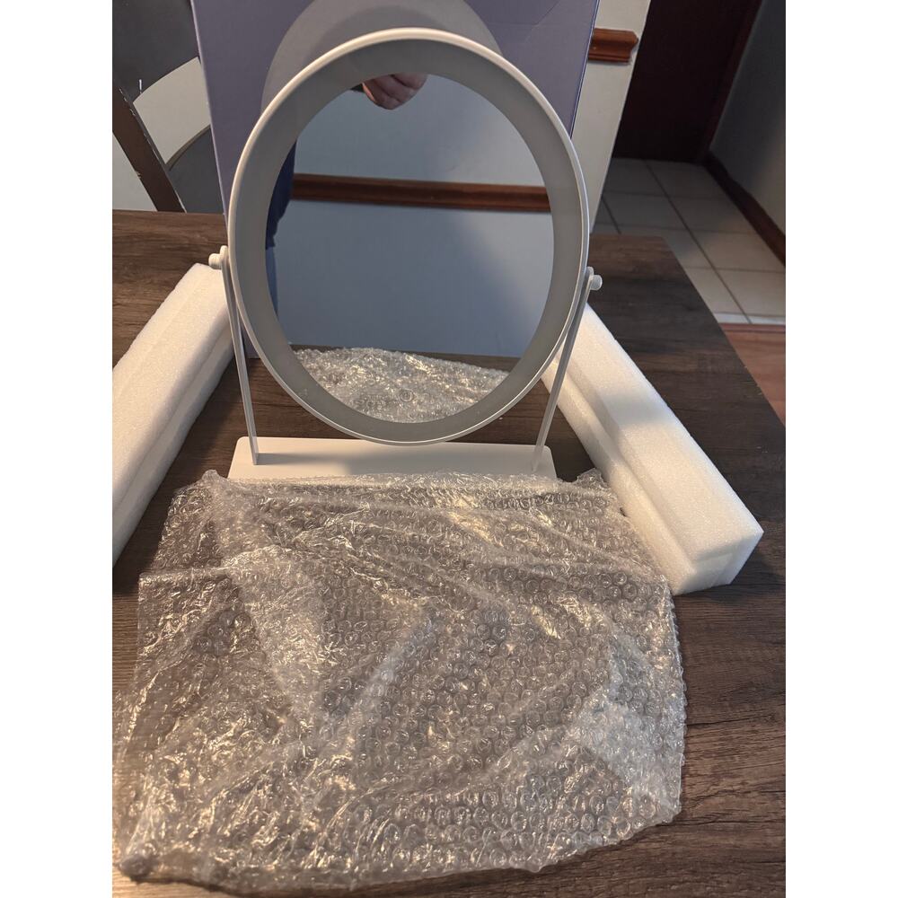 L.E.D. Vanity mirror with strip lighting true image / zero distortion